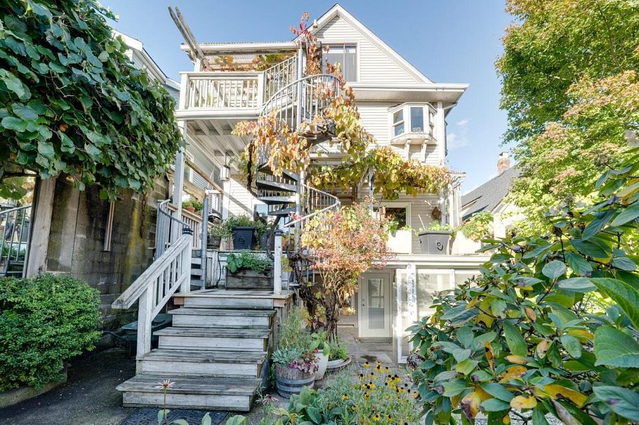 830 E 14th Avenue Vancouver, BC - 39