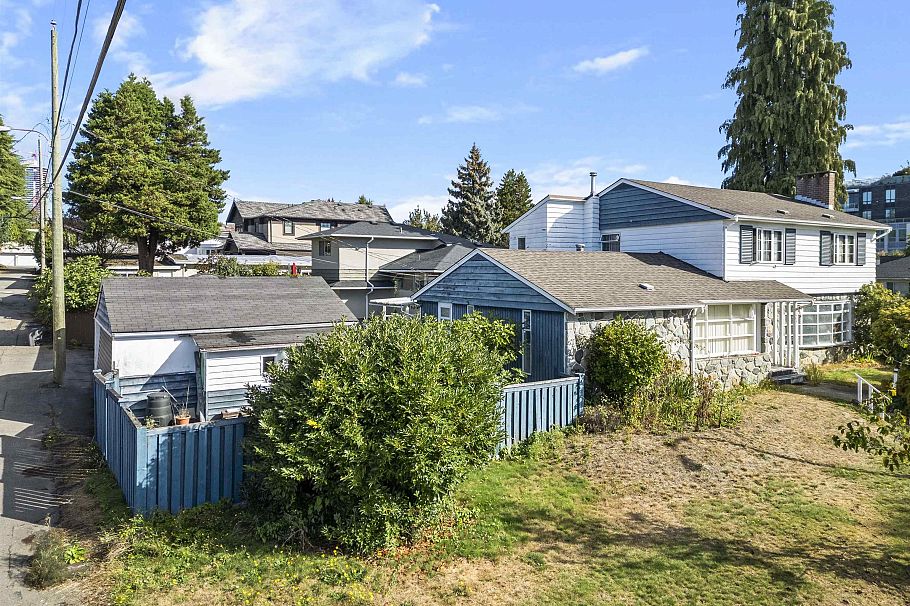 609 W 52nd Avenue Vancouver, BC - 4