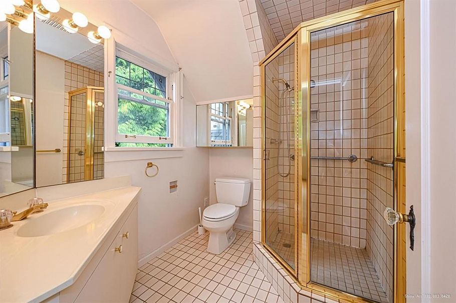 1383 W 32 Avenue Vancouver, BC - 5