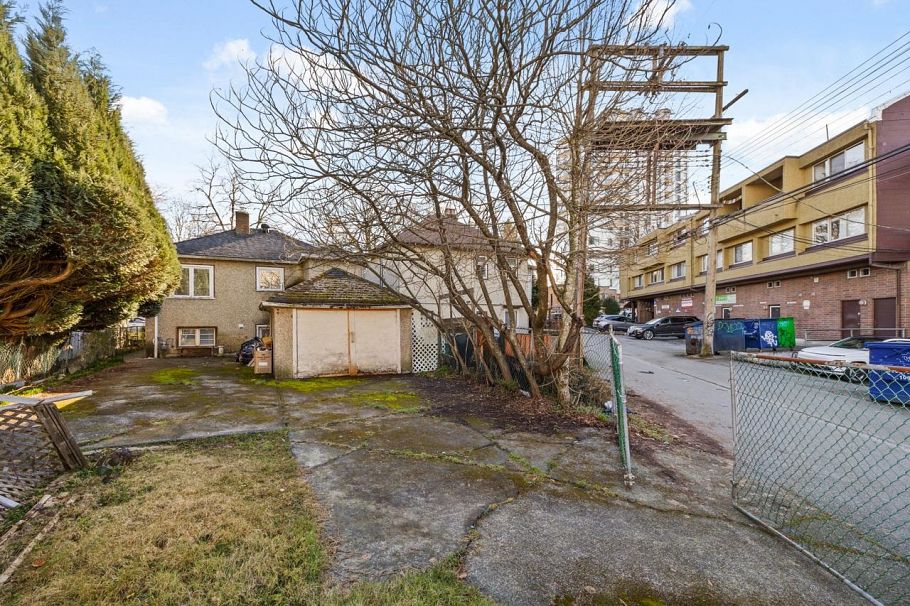 3431 Glen Drive Vancouver, BC - 18