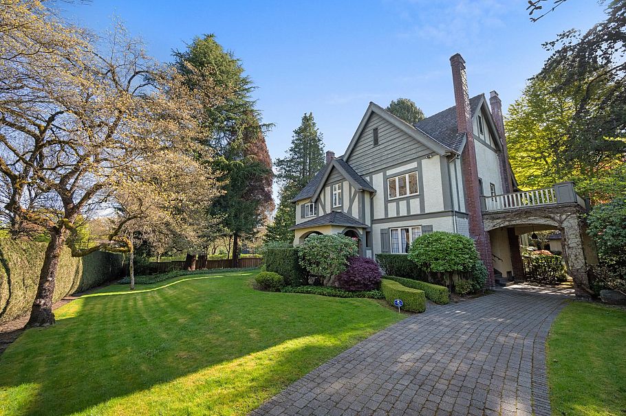 5376 Marguerite Street Vancouver, BC - 1