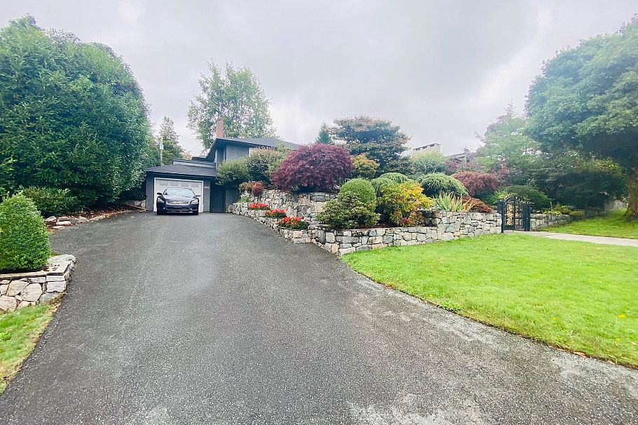 6051 Collingwood Place Vancouver, BC - 2