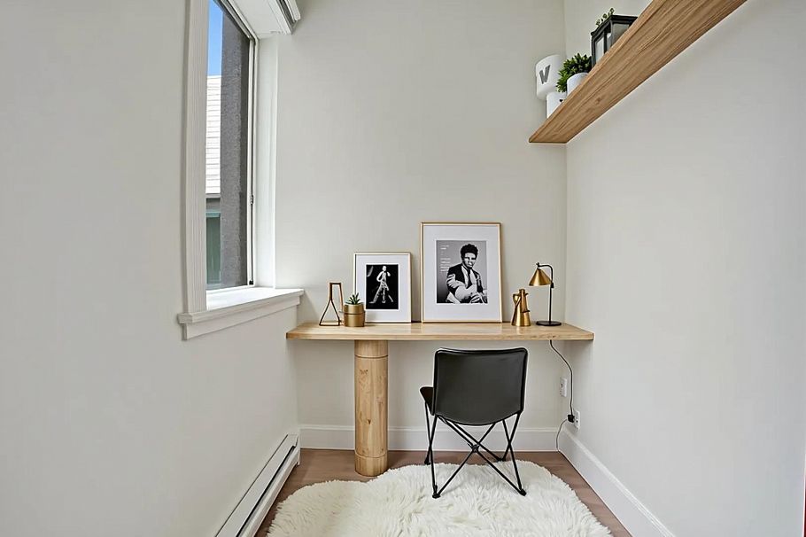 701 233 Abbott Street Vancouver, BC - 3