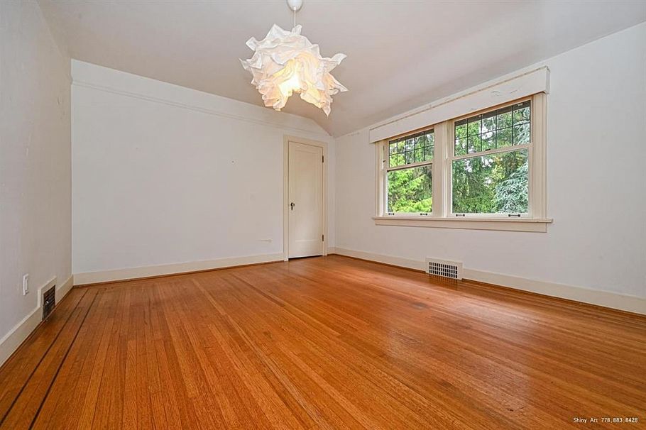 1383 W 32 Avenue Vancouver, BC - 9