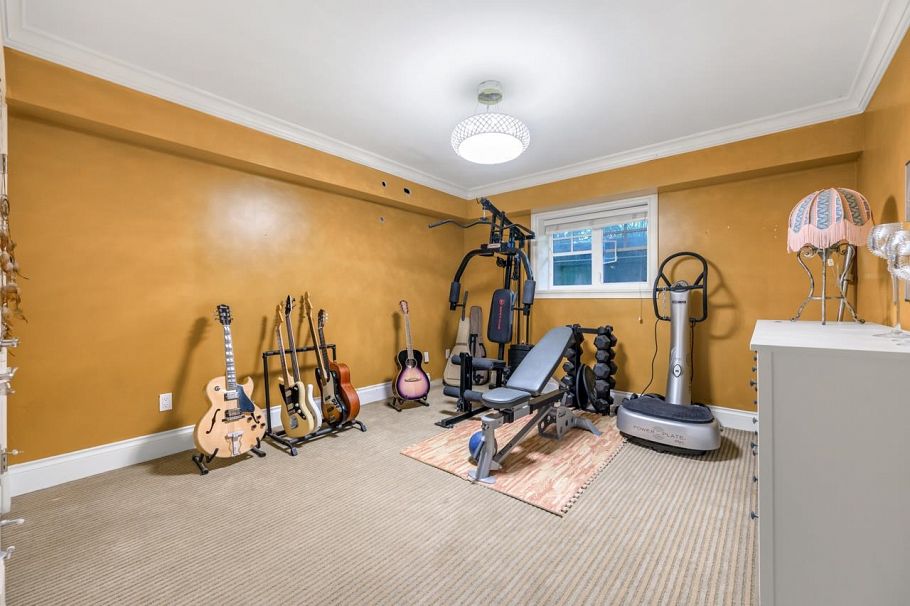 6261 Adera Street Vancouver, BC - 10