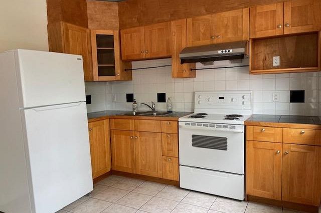 202 2817 Clark Drive Vancouver, BC - 1