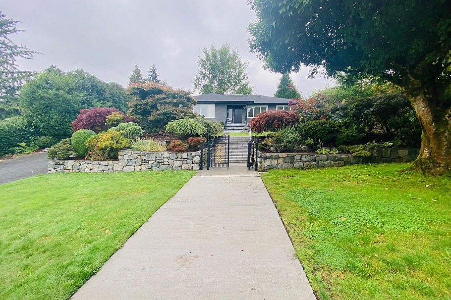 6051 Collingwood Place Vancouver, BC - 1