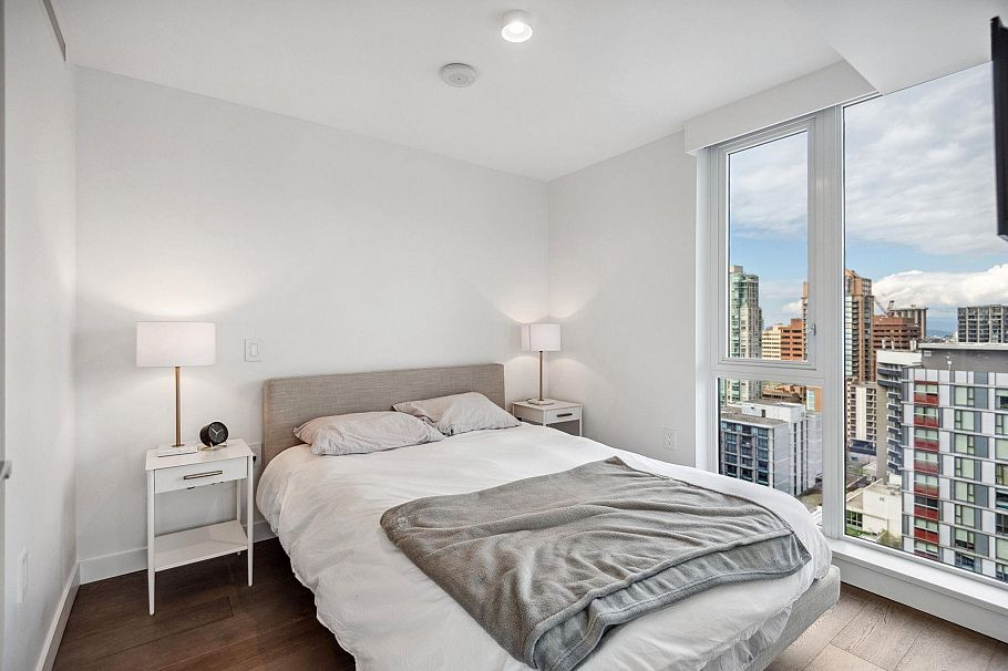 2002 1111 Richards Street Vancouver, BC - 13