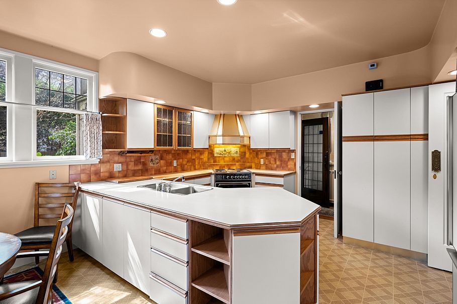 5376 Marguerite Street Vancouver, BC - 7