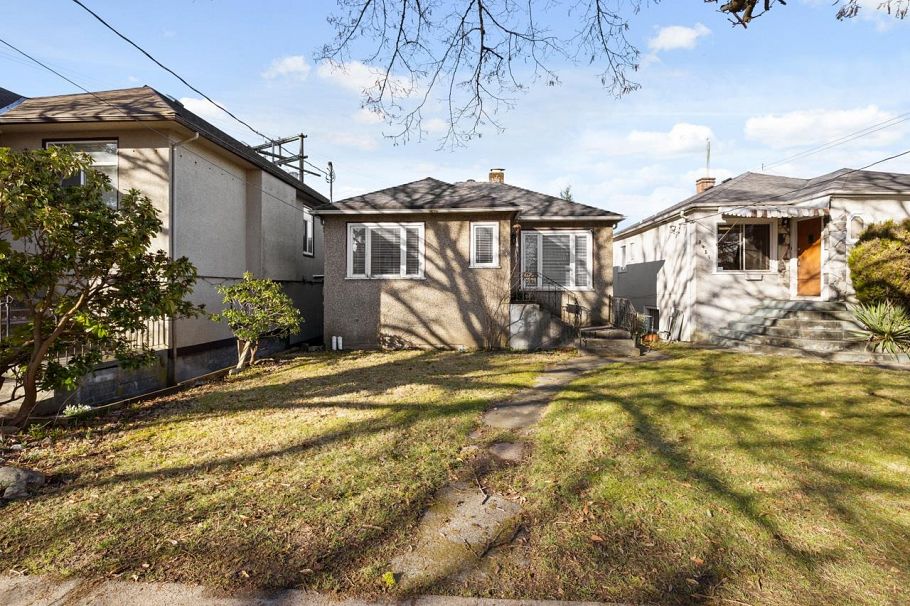 3431 Glen Drive Vancouver, BC - 21