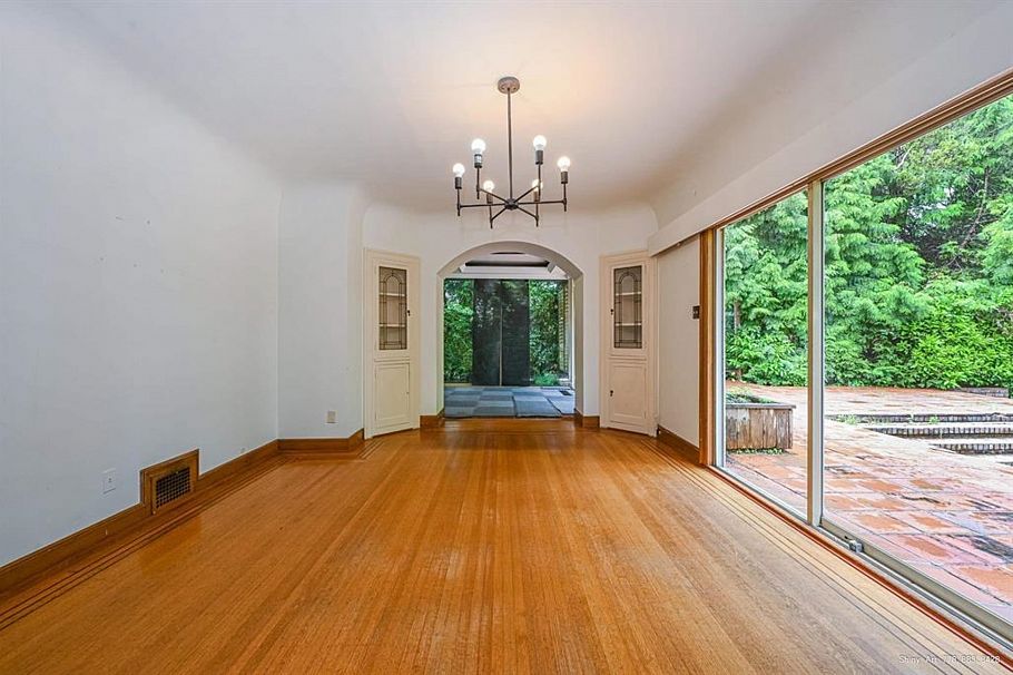 1383 W 32 Avenue Vancouver, BC - 26