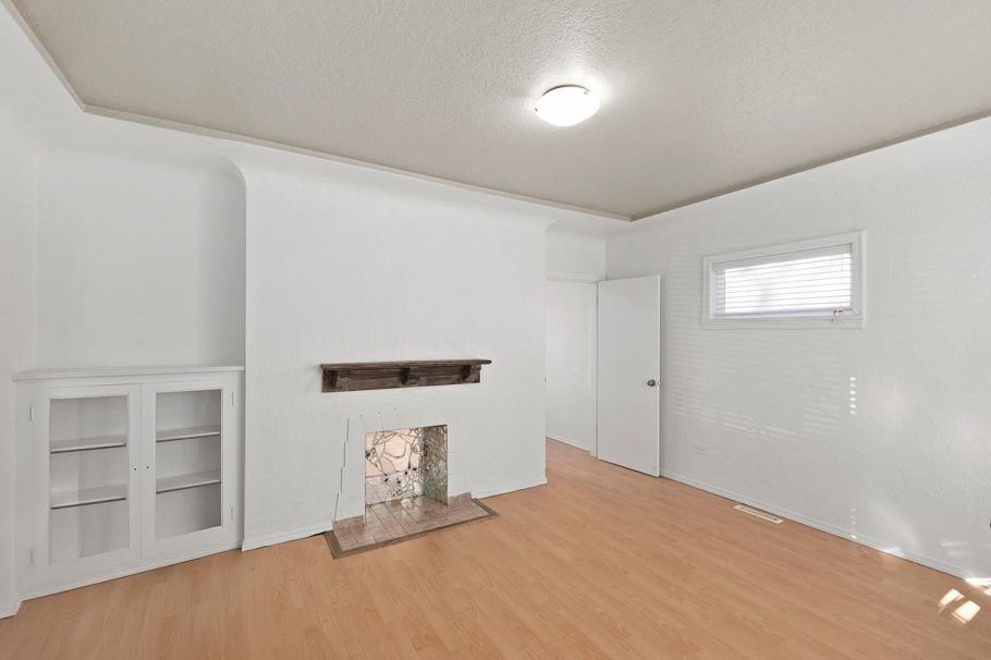 3431 Glen Drive Vancouver, BC - 2