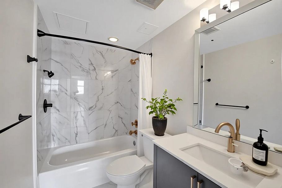 701 233 Abbott Street Vancouver, BC - 5