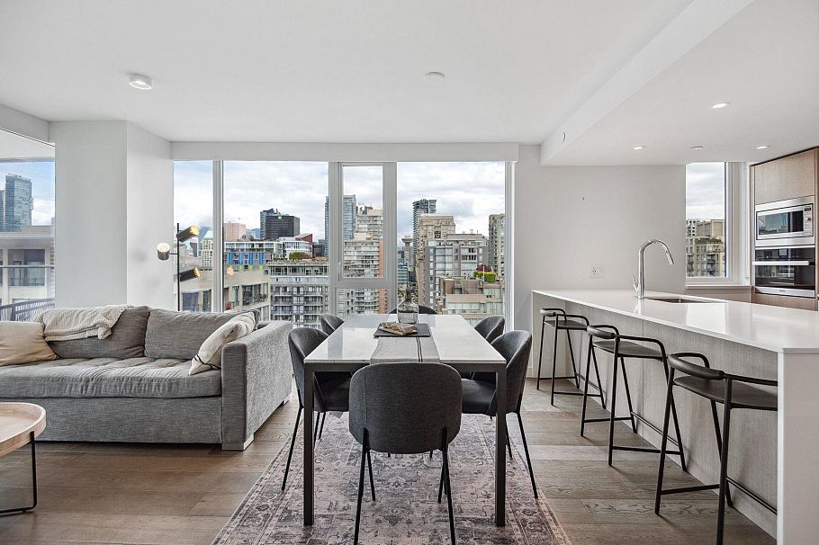 2002 1111 Richards Street Vancouver, BC - 8