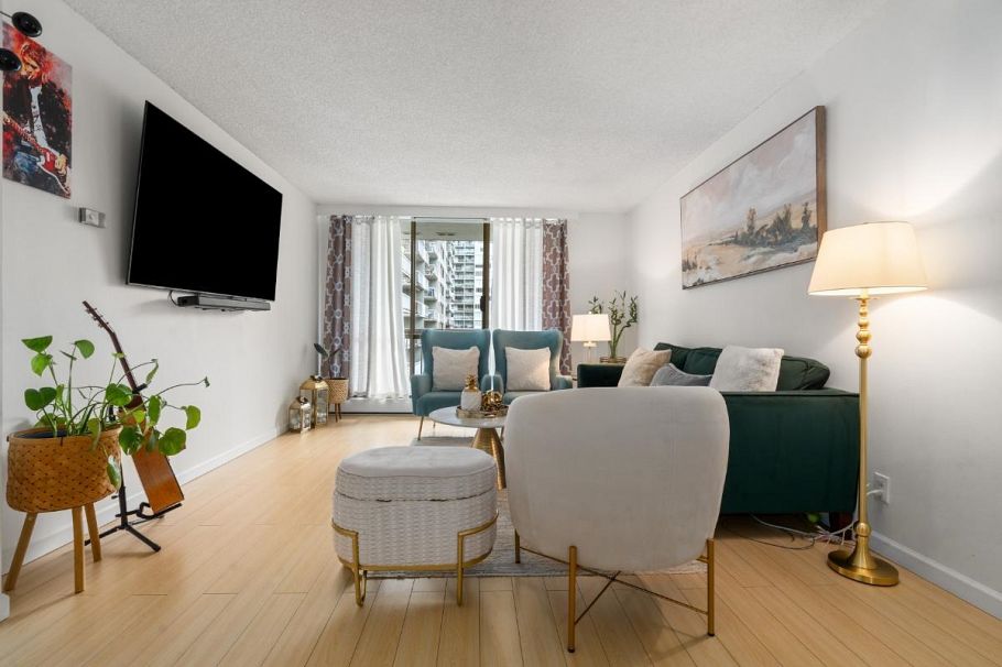 307 2016 Fullerton Avenue North Vancouver, BC - 3