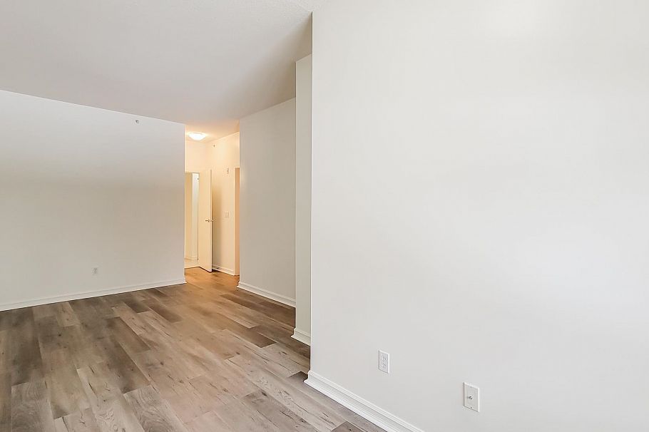 403 10092 148 Street Surrey, BC - 12