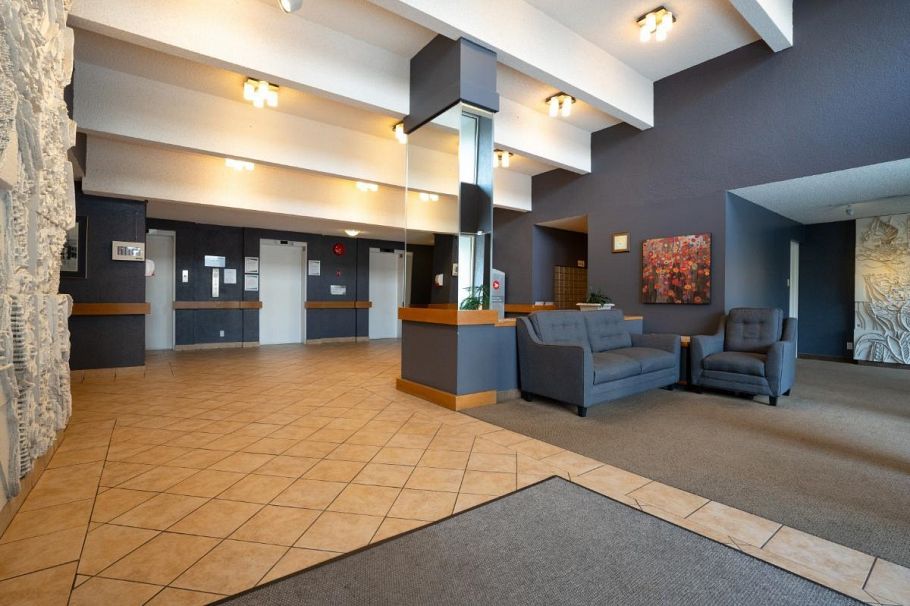 307 2016 Fullerton Avenue North Vancouver, BC - 2