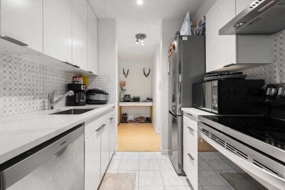 307 2016 Fullerton Avenue North Vancouver, BC - 11