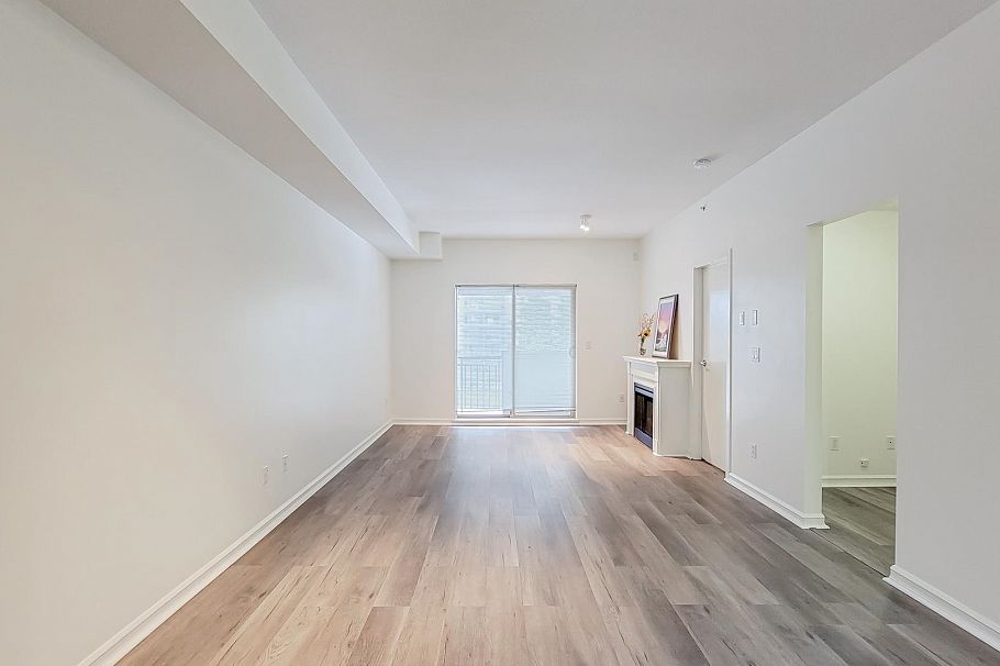 403 10092 148 Street Surrey, BC - 1