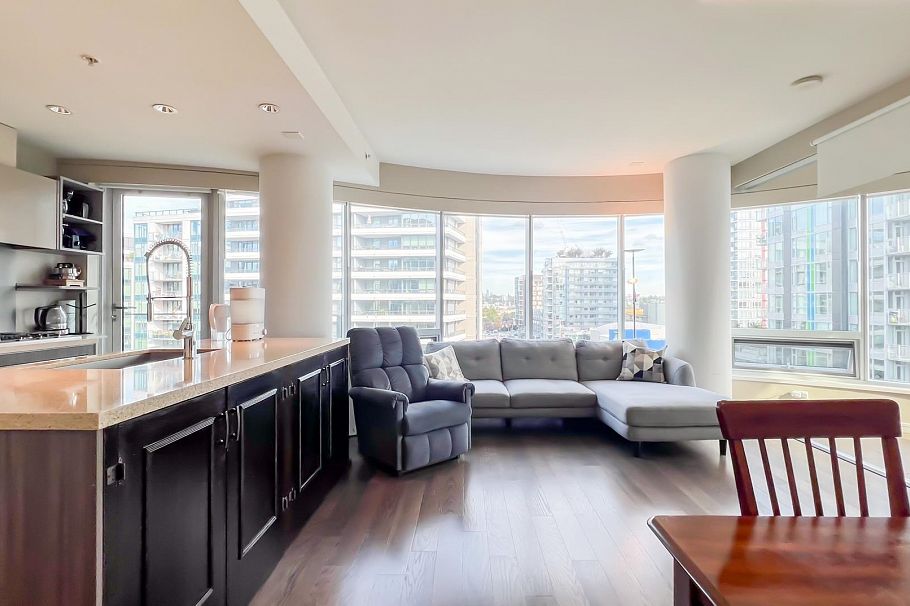 809 1661 Ontario Street Vancouver, BC - 1