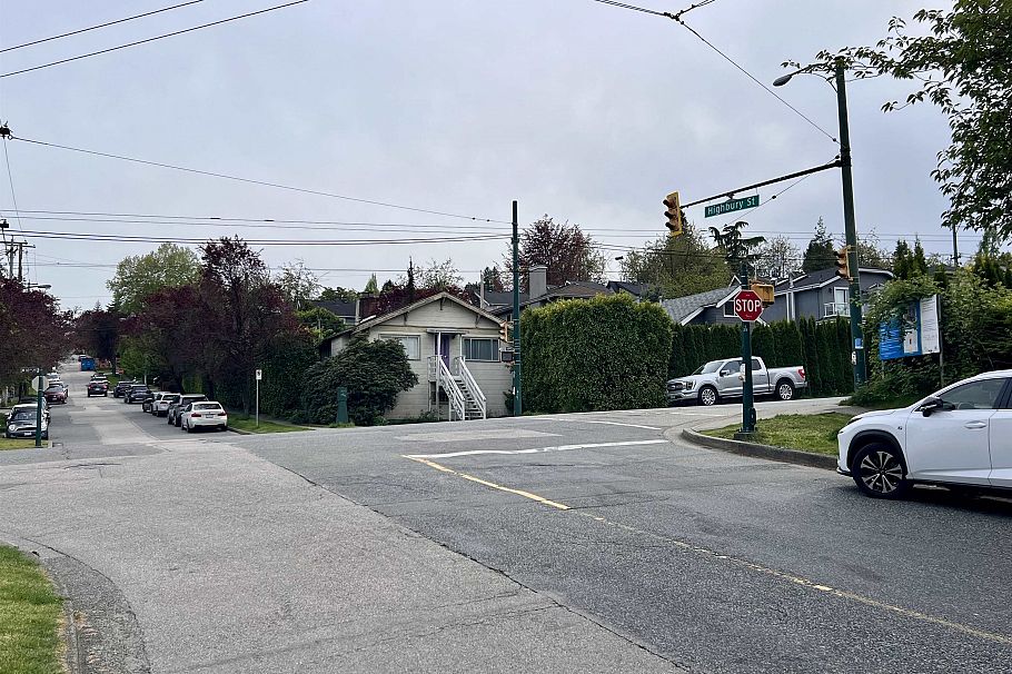 311 3727 W 10th Avenue Vancouver, BC - 14