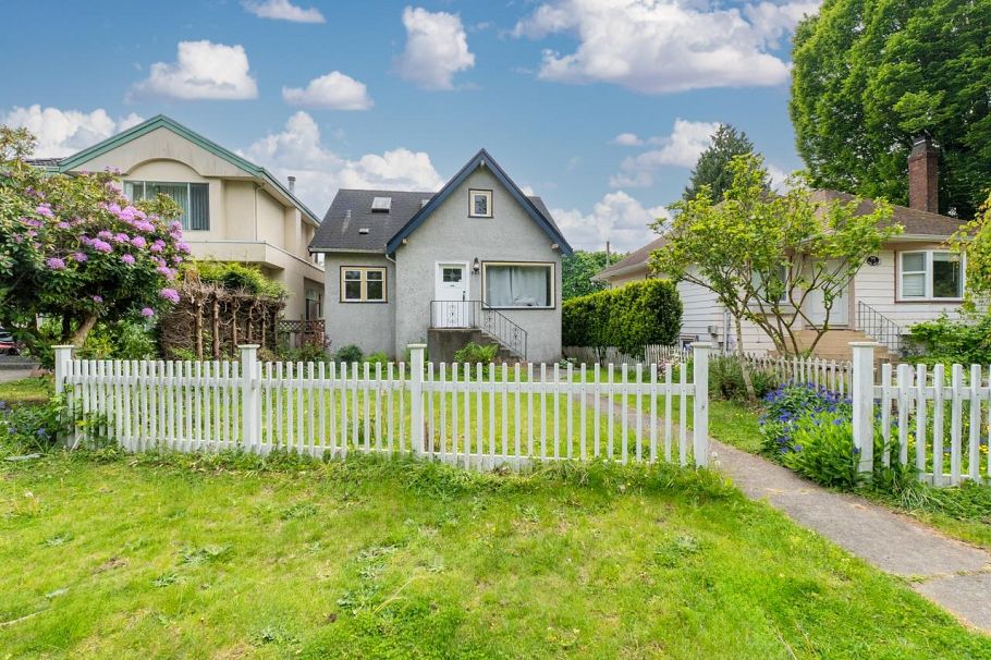 922 Park Drive Vancouver, BC - 1