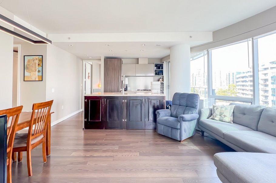 809 1661 Ontario Street Vancouver, BC - 5