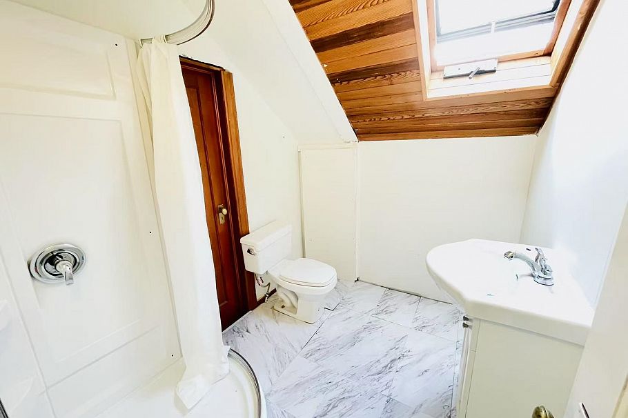 922 Park Drive Vancouver, BC - 17