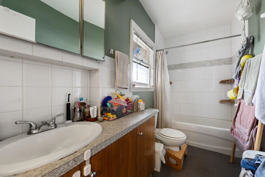 1727 Macdonald Street Vancouver, BC - 26