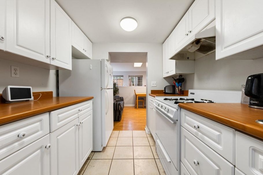 1727 Macdonald Street Vancouver, BC - 32