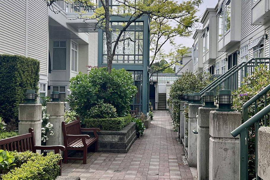 311 3727 W 10th Avenue Vancouver, BC - 9