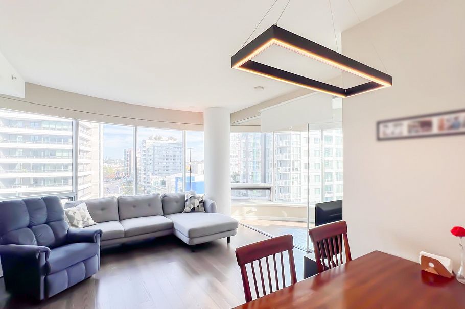 809 1661 Ontario Street Vancouver, BC - 2