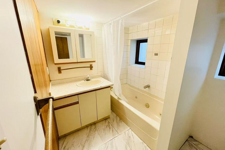 922 Park Drive Vancouver, BC - 22