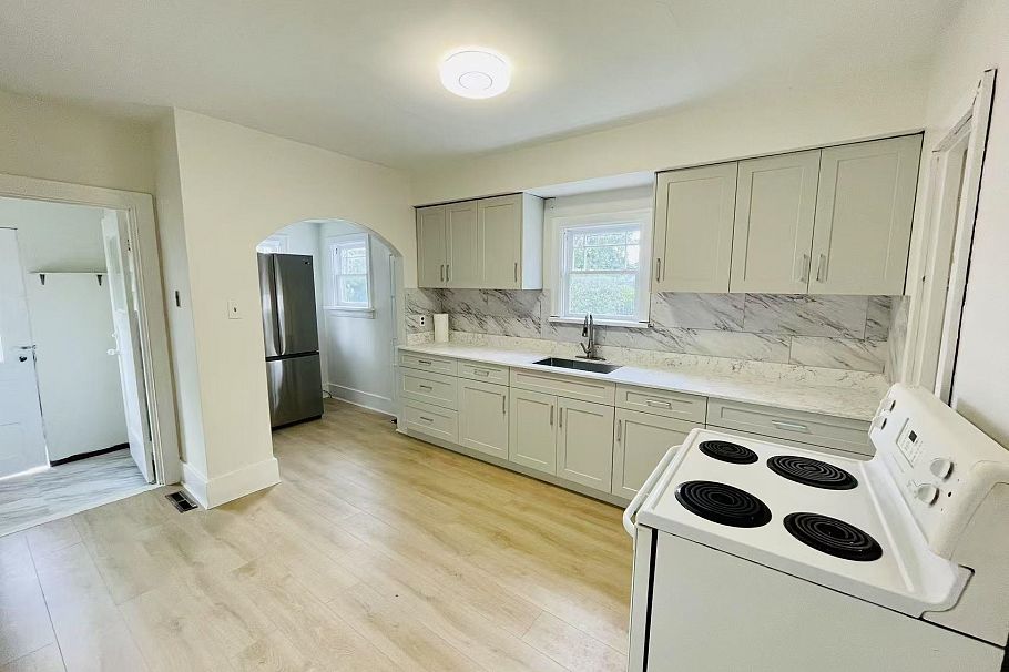 922 Park Drive Vancouver, BC - 9