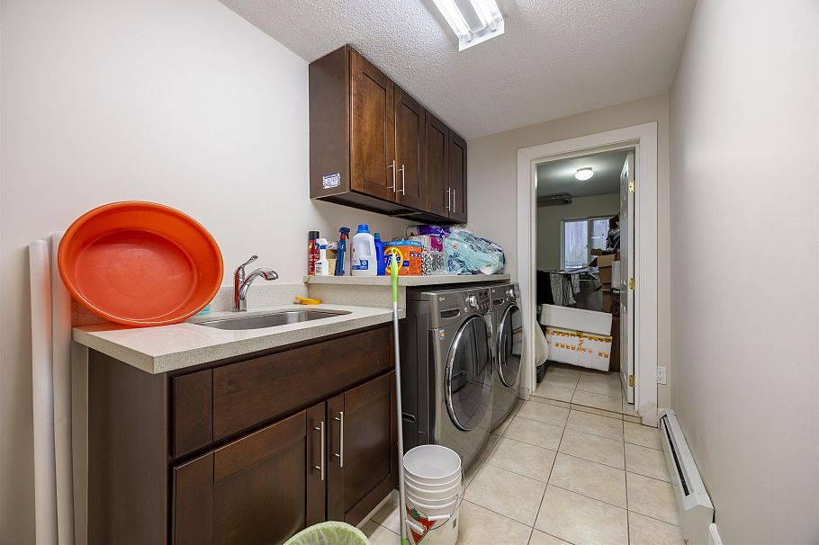 915 W 33rd Avenue Vancouver, BC - 40