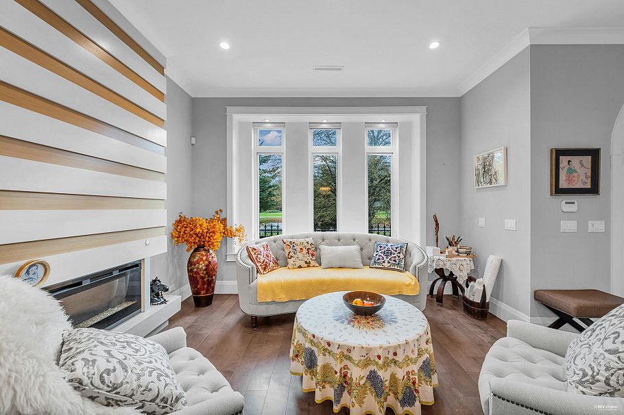 4217 W 16th Avenue Vancouver, BC - 3