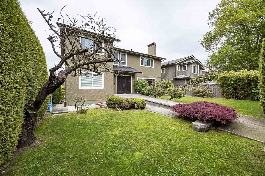 915 W 33rd Avenue Vancouver, BC - 2
