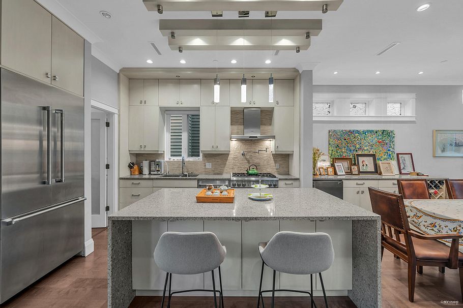 4217 W 16th Avenue Vancouver, BC - 11