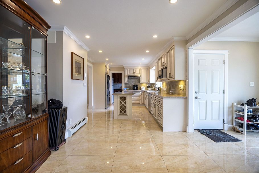 915 W 33rd Avenue Vancouver, BC - 32