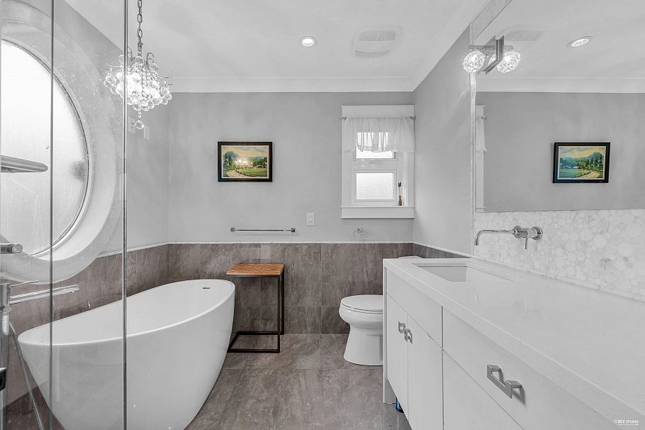 4217 W 16th Avenue Vancouver, BC - 25