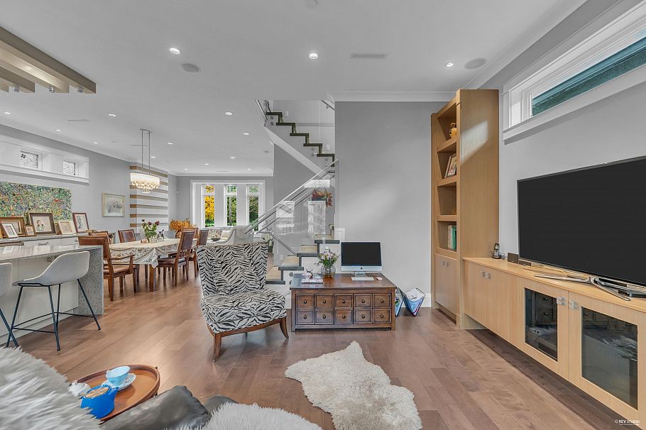 4217 W 16th Avenue Vancouver, BC - 18