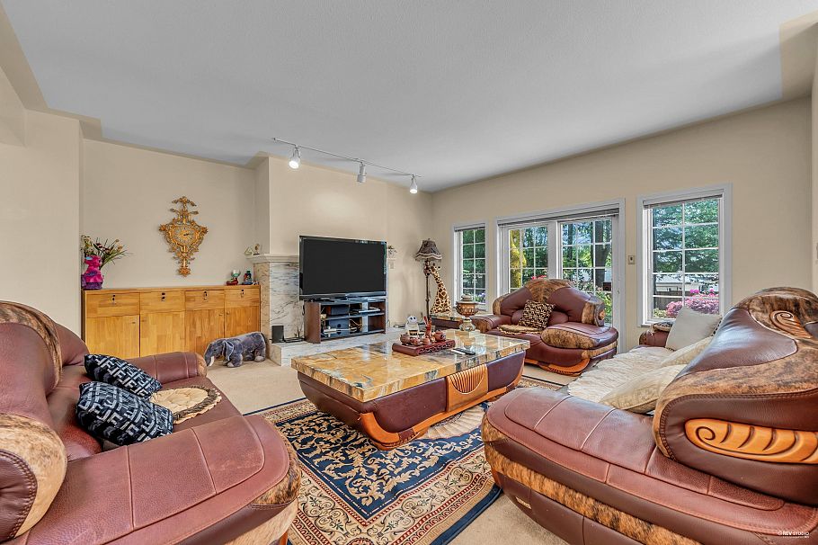 1338 W 54th Avenue Vancouver, BC - 9