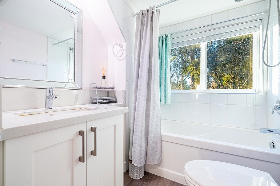 1275 W Keith Road North Vancouver, BC - 22