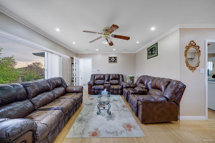 1359 E 64th Avenue Vancouver, BC - 21