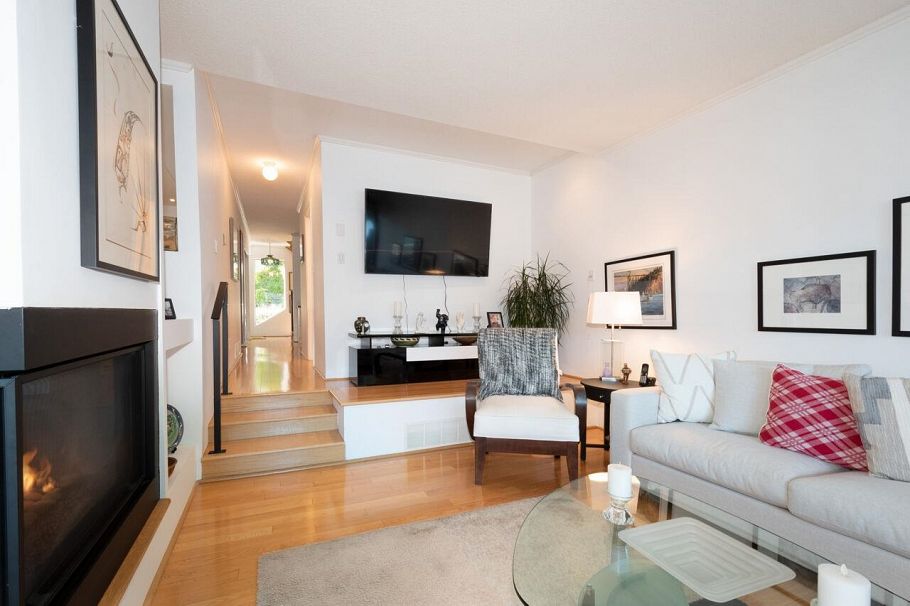 2564 Panorama Drive North Vancouver, BC - 8