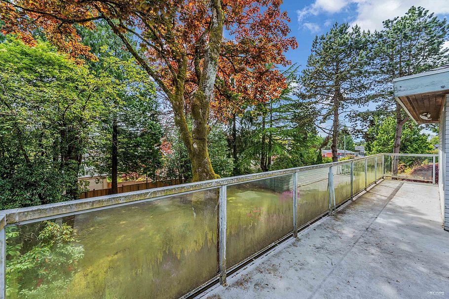 1338 W 54th Avenue Vancouver, BC - 25