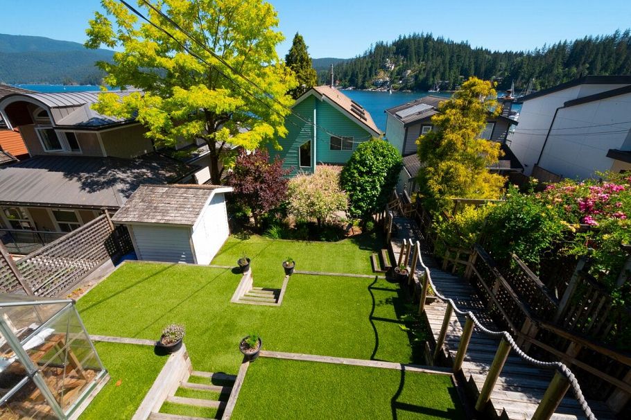 2564 Panorama Drive North Vancouver, BC - 32