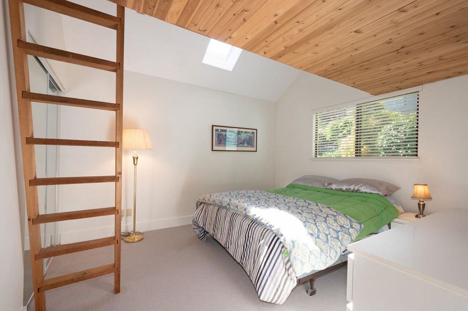 2564 Panorama Drive North Vancouver, BC - 22