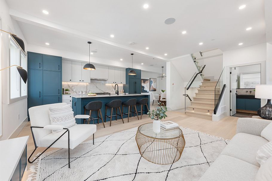 2 365 E 33rd Avenue Vancouver, BC - 5