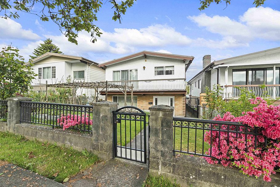 5267 Spencer Street Vancouver, BC - 2